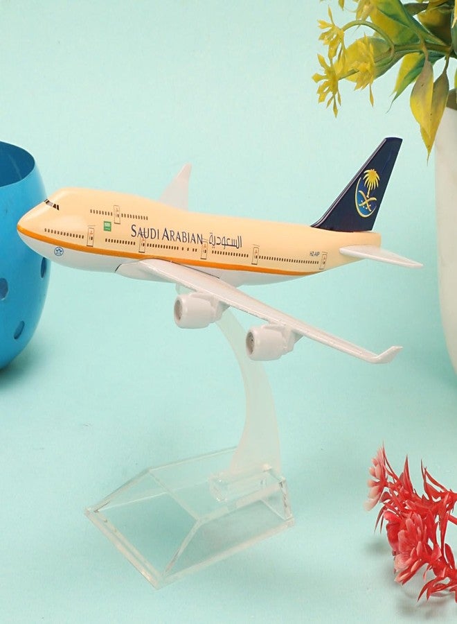 ARTVARKO Aeroplane Saudi Arabian Airlines Scale Model Die Cast Metal Boeing 777 Aircraft Highly Detailed Replica Gift for Aviation Enthusiasts Multicolor 16 CM - Image 1
